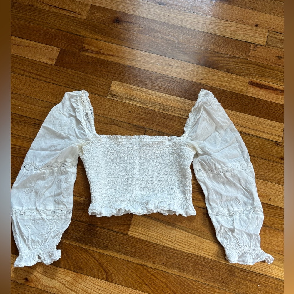 Aritzia Wilfred White Smocked Blouse with Puff Sleeves
